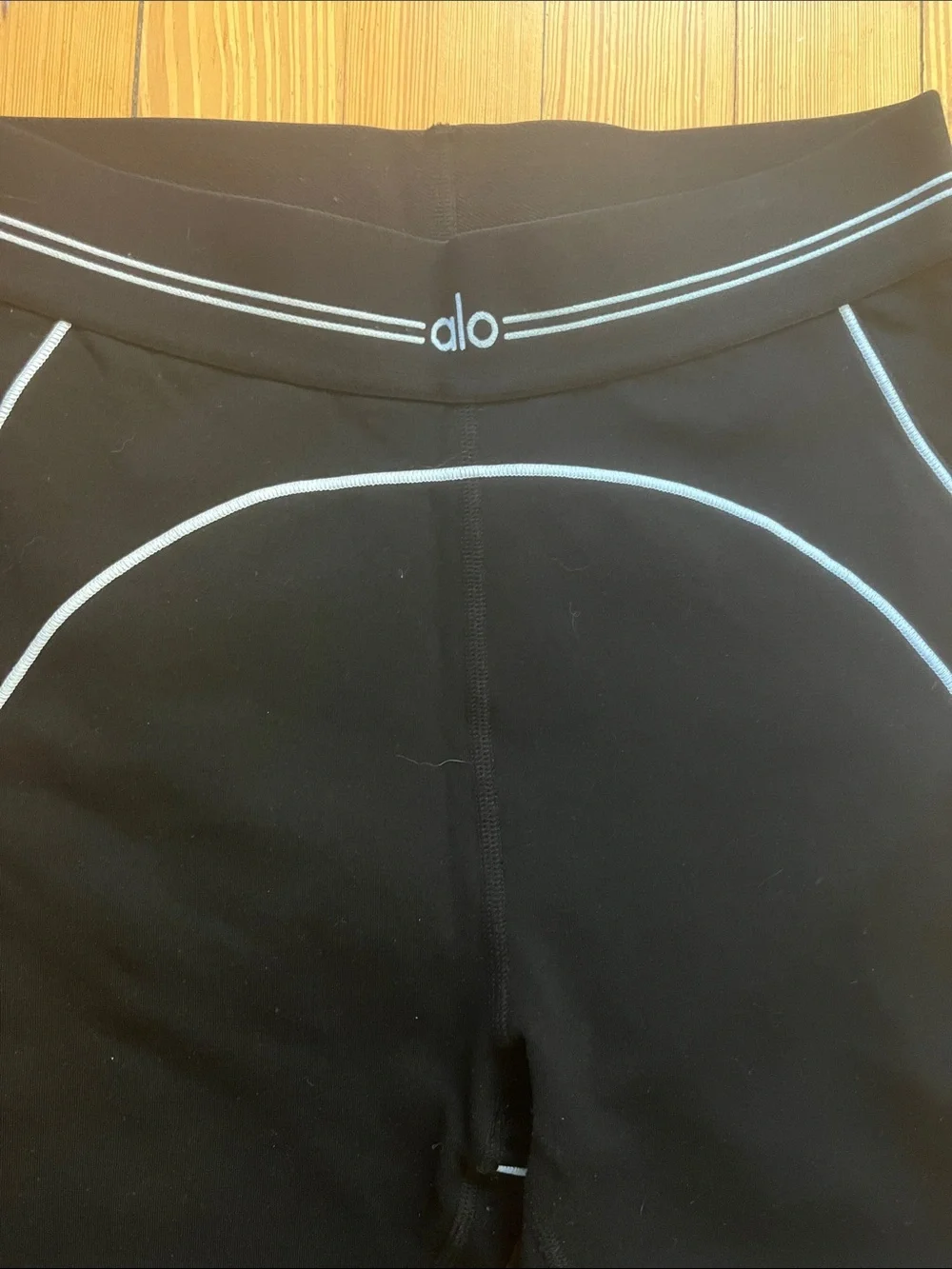 Airbrush High-Waist Heart Throb Legging - Black with white piping